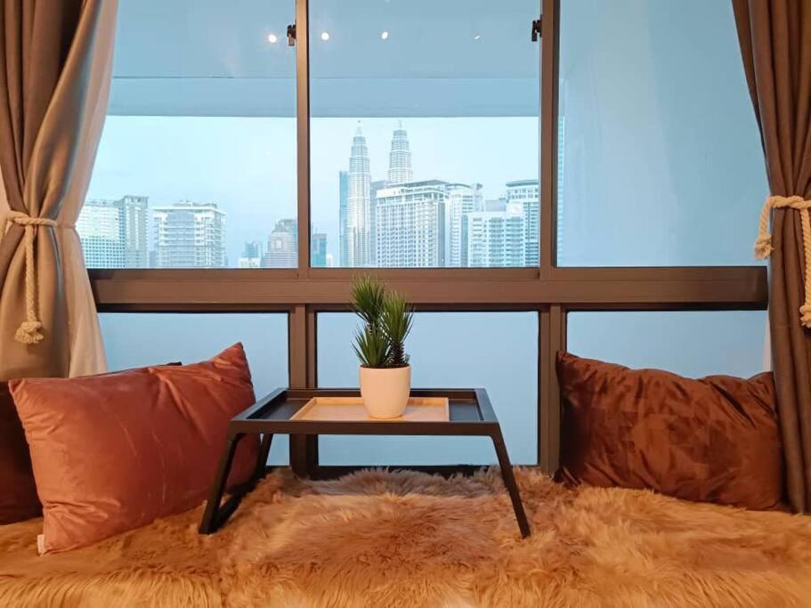 Appartamento C14B Modern Infinity Pool Klcc Balcony View Kuala Lumpur Esterno foto